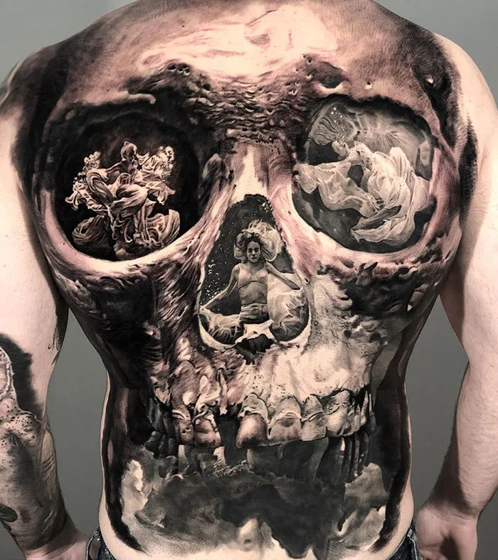 Exemplu de tatuaj mare pe spate